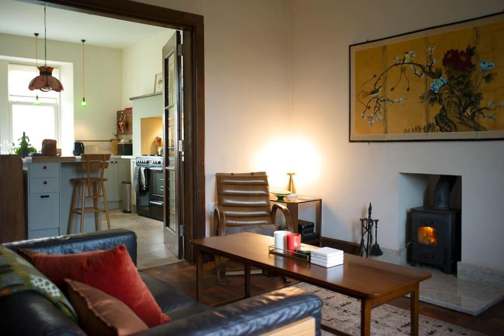 The Presbytery, ฟอร์เรส ภายนอก รูปภาพ